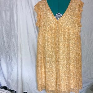 Gavet babydoll dress. Size large. NWT. Cute mustard yellow small floral print